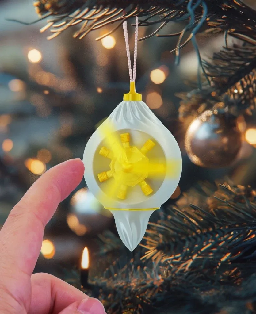 Kinetischer Weihnachtsschmuck goldener Flugzeugmotor