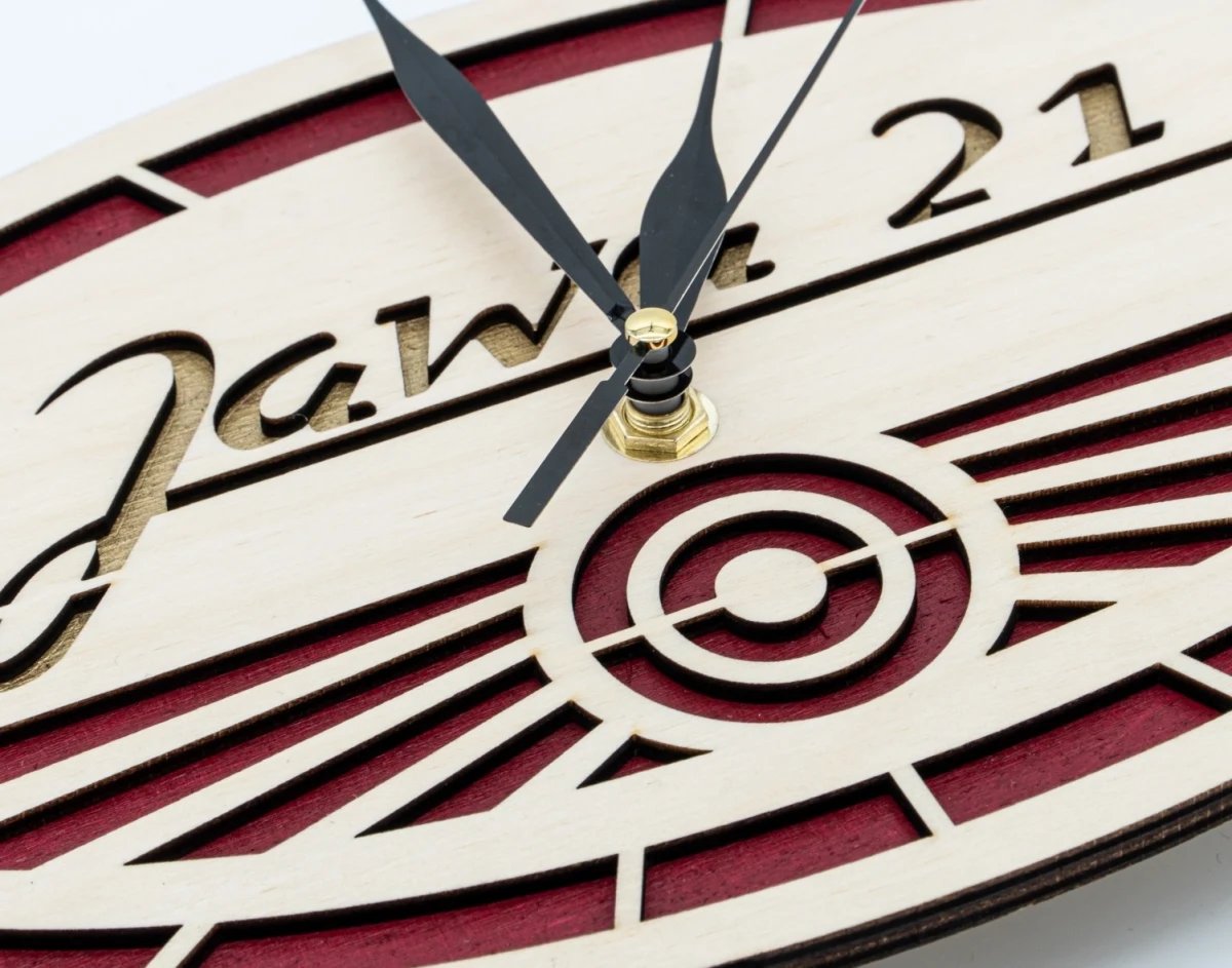 Hölzerne Uhr Logo Jawa 21