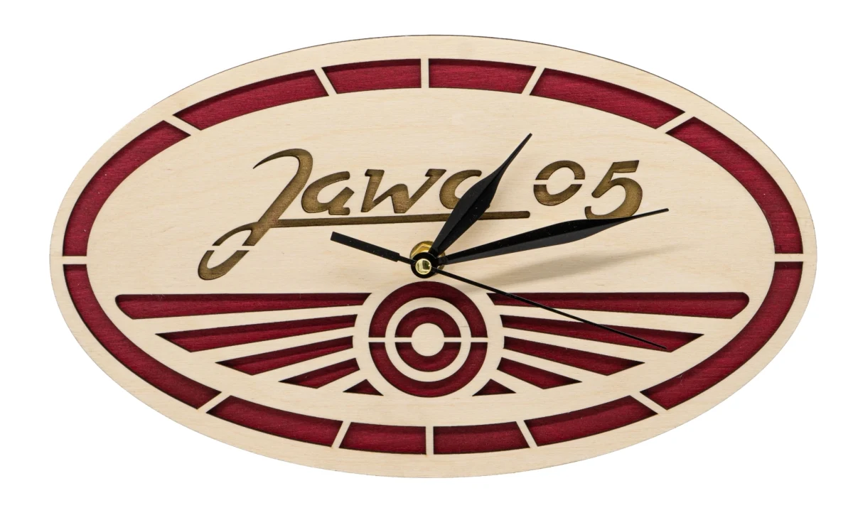 Hölzerne Uhr Logo Jawa 05